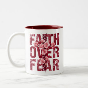 Christlicher Glaube über Angst Zweifarbige Tasse