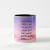 christliches, auf Glauben basierendes Design Zweifarbige Tasse (Mittel)