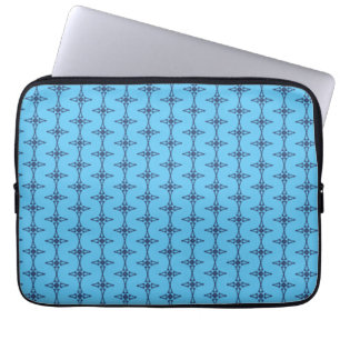 Christliches Kreuz mit blauem Ornament Laptopschutzhülle