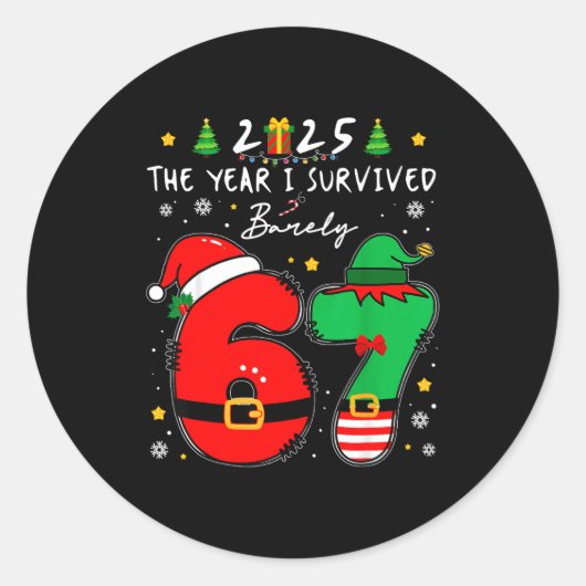 Christmas 2025 The Year I Barely Survived Six Seve Runder Aufkleber (Vorderseite)