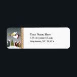 Christmas Angel Small Labels<br><div class="desc">Ein süßer Weihnachtsengel fliegt über dieses schläfrige Dorf und bringt allen an diesem Weihnachtsabend Segnungen. Dieses lustige Folk-Art-Design wird jedem auf der Weihnachtsliste ein Lächeln bringen!</div>