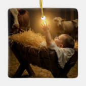 Christmas Baby Jesus In a Manger Keramikornament (Vorderseite)