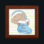 Christmas Blue Kariert Baby Keepake Box Erinnerungskiste<br><div class="desc">Süßer Container, um Ihre Schätze zu halten. Christmas Blue Kariert Baby. Personalisieren Sie diese, indem Sie die Nachricht löschen und Ihre eigene hinzufügen. Verwenden Sie Ihren bevorzugten Schriftart Stil, Farbe und Größe. Designelemente können auf andere Zazzle-Produkte übertragen werden. Passen Sie beim Umsetzen von Designs immer den Karo an und passen...</div>