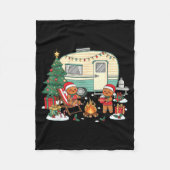 Christmas Camng Gingerbread Campfire Tree Santa Ha Fleecedecke (Vorderseite)