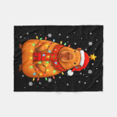 Christmas Capybara With Santa Hat Xmas Lights Tree Fleecedecke (Vorderseite (Horizontal))