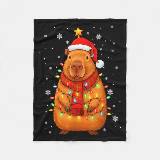Christmas Capybara With Santa Hat Xmas Lights Tree Fleecedecke (Vorderseite)