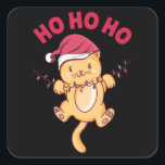 Christmas Cat Ho Ho Ho Quadratischer Aufkleber<br><div class="desc">Phantastisches Weihnachtsdesign mit einer Katze,  die eine Weihnachtsmannmütze trägt,  und der Beschriftung "Ho ho ho ho". Ein perfektes Spiel für die kommenden Weihnachtsferien.</div>