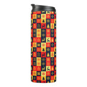 Christmas Checkerboard Pattern - Red & Yellow Tree Thermosbecher (Nach rechts gedreht)