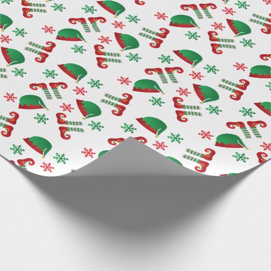 Christmas Elf Pattern Red Green Geschenkpapier (Ecke)