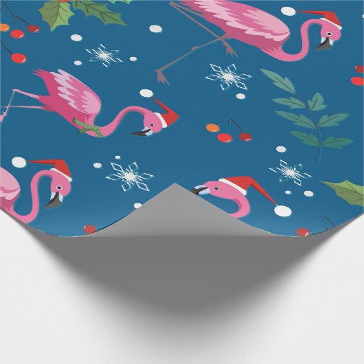 Christmas Flamongos and holly pattern Geschenkpapier (Ecke)
