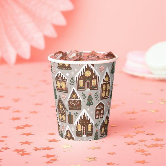 Christmas Gingerbread Houses Holiday Pattern Pappbecher (Insitu)