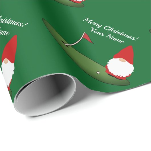Christmas gnome on golf course funny Holiday Geschenkpapier (Rolleneckpunkt)