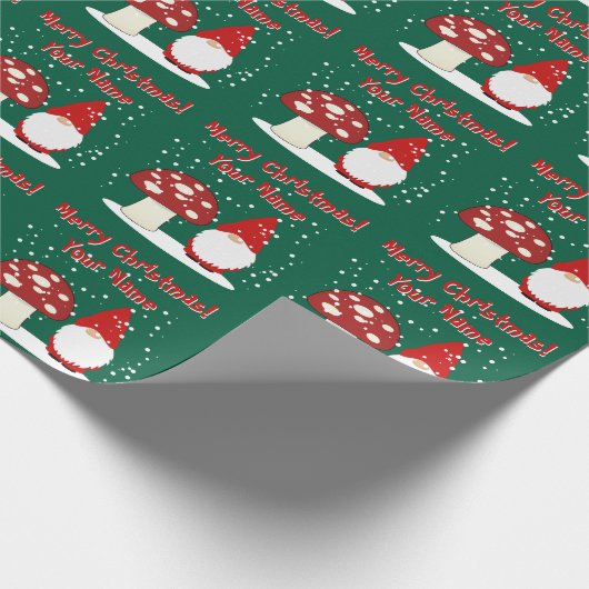 Christmas gnome with red mushroom custom Holiday Geschenkpapier (Ecke)