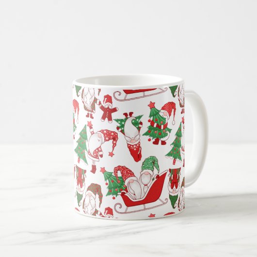 Christmas Gnomes & Sleighs All-Over Pattern Kaffeetasse (VorderseiteRechts)
