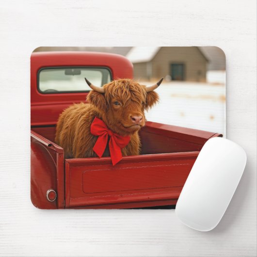 Christmas Highland Cow In Old Red Truck Mousepad (Mit Mouse)