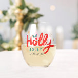 Christmas Holly Jolly Fun Winter Personalisiert Na Weinglas Ohne Stiel<br><div class="desc">Weihnachten Holly Jolly Fun Winter Personalisierter Name Weinbrille zeigt den Text "Holly Jolly in rot und blau modernen Kalligraphie Skript Typografie und personalisiert mit Ihrem individuelle Name. Von Heiligen und Schneeflocken umgeben. Perfekte Geschenke für Weihnachten und Feiertage oder Weihnachten Party. Entworfen von ©Evco Holidays www.zazzle.com/store/evcoholidays</div>