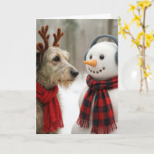Christmas Irish Wolfhound Gazing at a Cute Snowman Karte (Gelbe Blume)