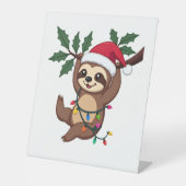 Christmas Lights Sloth Wearing Xmas Hat - Sloth Lo Sockelschild (Vorderseite)