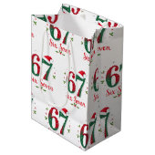 Christmas Meme Six Seven 67 6 7 Holiday Mittlere Geschenktüte (Vorderseite Schrägansicht)