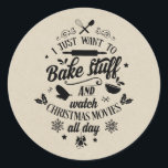 CHRISTMAS MOVIES & BAKING Holiday Script modern Runder Aufkleber<br><div class="desc">Aufkleber. Der Krafthintergrund kann verwendet oder entfernt werden,  stattdessen kann eine feste Farbe verwendet werden.</div>