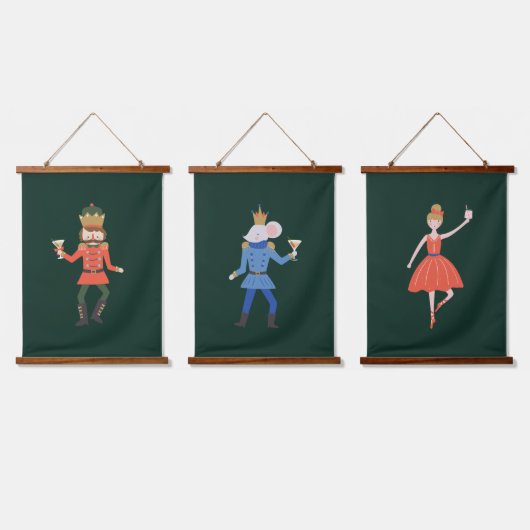 Christmas Nutcracker Cocktail Party Triptych Wandteppich Mit Holzrahmen (Dreifach)