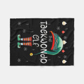 Christmas Pajama _ The Taekwondo Elf Fleecedecke (Vorderseite (Horizontal))