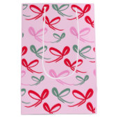 Christmas Red Bows Green Pink Hand Drawn Mittlere Geschenktüte (Rückseite)