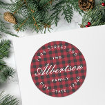 Christmas Red Buffalo Karo Rücksendeadresse Runder Aufkleber<br><div class="desc">Maßgeschneiderte,  runde Rücksendeadressen-Aufkleber/Aufkleber mit klassischer Vintager Typografie auf dem Weihnachtsbüffel kariert. Ideal für die Dekoration von Urlaubsbrillen,  Heimgeschenke und vieles mehr!</div>