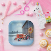 Christmas Red Farm Tractor In Snow Pappteller (Party)