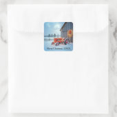 Christmas Red Farm Tractor In Snow Quadratischer Aufkleber (Tasche)