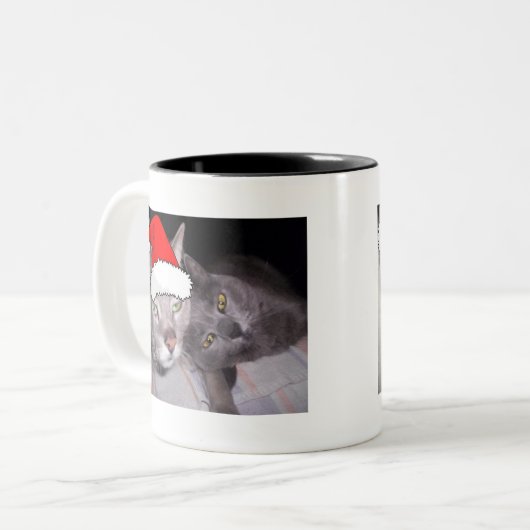 Christmas Russian Blue Gray Cats Zweifarbige Tasse (Vorderseite Links)