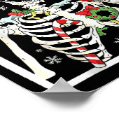 Christmas Skeleton With Smiling Skull Drinking Cof Poster (Ecke)