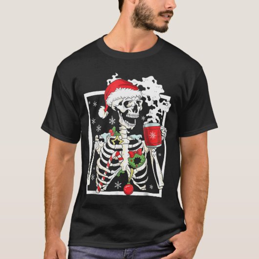 Christmas Skeleton With Smiling Skull Drinking Cof T-Shirt (Vorderseite)