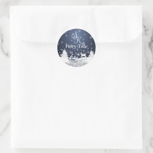 Christmas Snowy Fairy Tale Fantasy Forest Monogram Runder Aufkleber (Tasche)