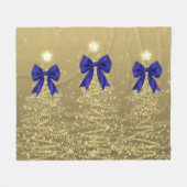 Christmas Sparkling Trees Gold Faux Navy Bow Fleecedecke (Vorderseite (Horizontal))