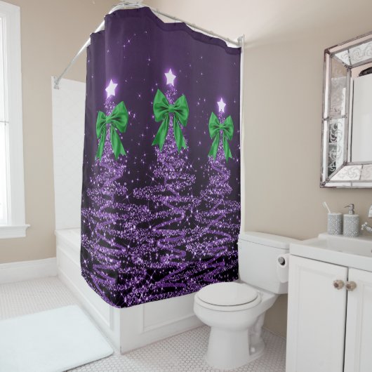 Christmas Sparkling Trees Purple Faux Green Bow Duschvorhang (Beispiel)