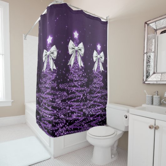 Christmas Sparkling Trees Purple Faux Silver Bow Duschvorhang (Beispiel)