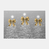 Christmas Sparkling Trees Silver Faux Gold Bow Fußmatte (Vorderseite)