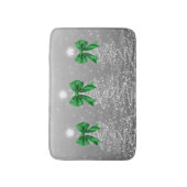 Christmas Sparkling Trees Silver Faux Green Bow Badematte (Vorderseite Vertikal)