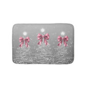 Christmas Sparkling Trees Silver Faux Pink Bow Badematte (Vorderseite)