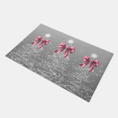 Christmas Sparkling Trees Silver Faux Pink Bow Fußmatte (Schrägansicht)