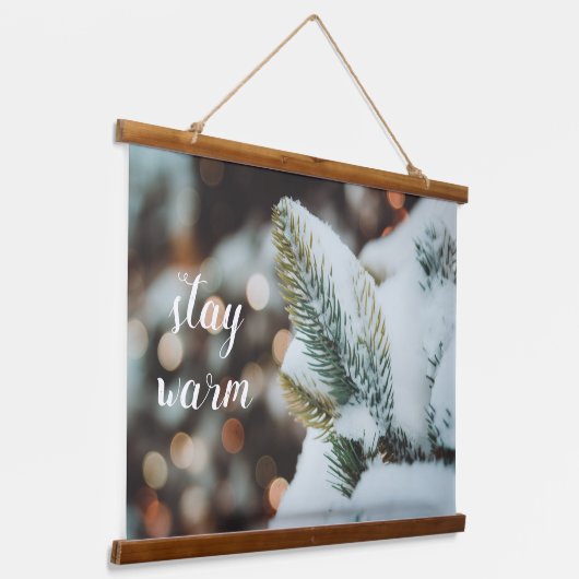 Christmas spruce branch and winter lights wandteppich mit holzrahmen (Gewinkelt)