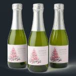 Christmas Tree Baubles Chic Mini Champagne Labels Schaumweinetikett<br><div class="desc">Einfache Anpassung der Mini-Sektmarken und 100% eigene. Ideal für einen Feiertag mit Familie, Freunden oder Geschäftsreisenden. Ein prächtiger Rosa-Baum und festliche Bausteine, handbemalt in sanften Tönen von Hütte chic pink. Diese vereinfachende Schreibwaren, ist modern elegant und elegant, mit einer Vintagen bzw. schäbigen traditionellen Touch. Erschaffen Sie mit unserem passenden Dekor...</div>