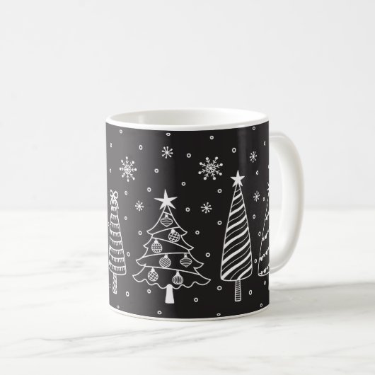 Christmas Tree in Snow Chalk Board Black and White Kaffeetasse (VorderseiteRechts)
