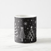 Christmas Tree in Snow Chalk Board Black and White Kaffeetasse (Mittel)