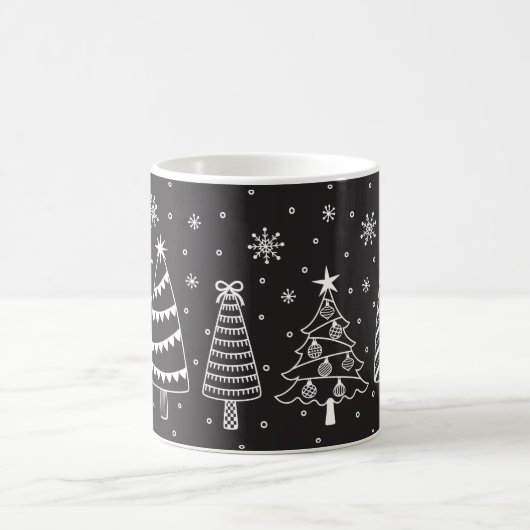 Christmas Tree in Snow Chalk Board Black and White Kaffeetasse (Mittel)