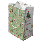 Christmas Tree Santa cute character holiday design Mittlere Geschenktüte (Rückseite Schrägansicht)