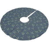 Christmas tree skirt, holly and snowflakes on blue polyester weihnachtsbaumdecke (Schrägansicht)