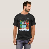 Christmas Tree Snowman Reindeer Book Stack Librari T-Shirt (Vorne ganz)