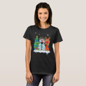 Christmas Tree Snowman Reindeer Book Stack Librari T-Shirt (Vorne ganz)